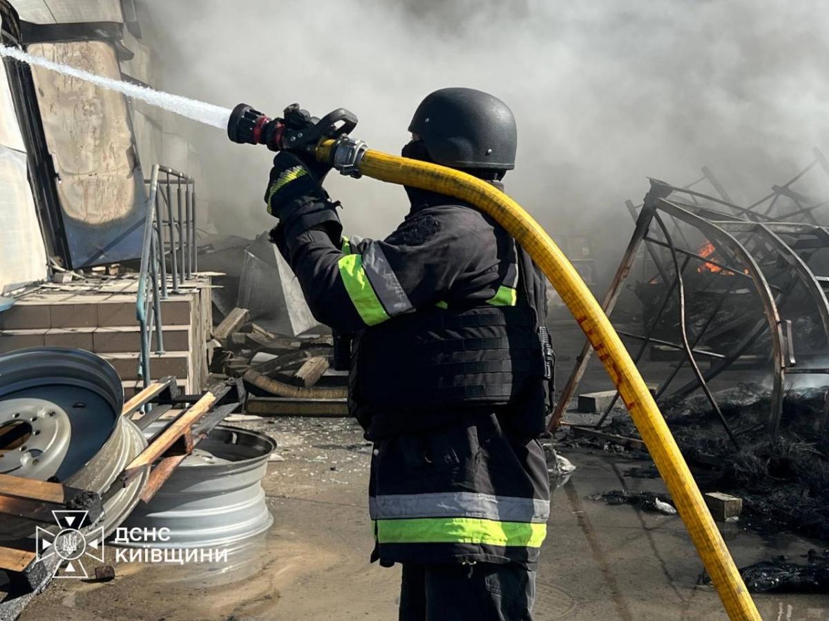 Ліквідація наслідків російського удару по Бучанському району