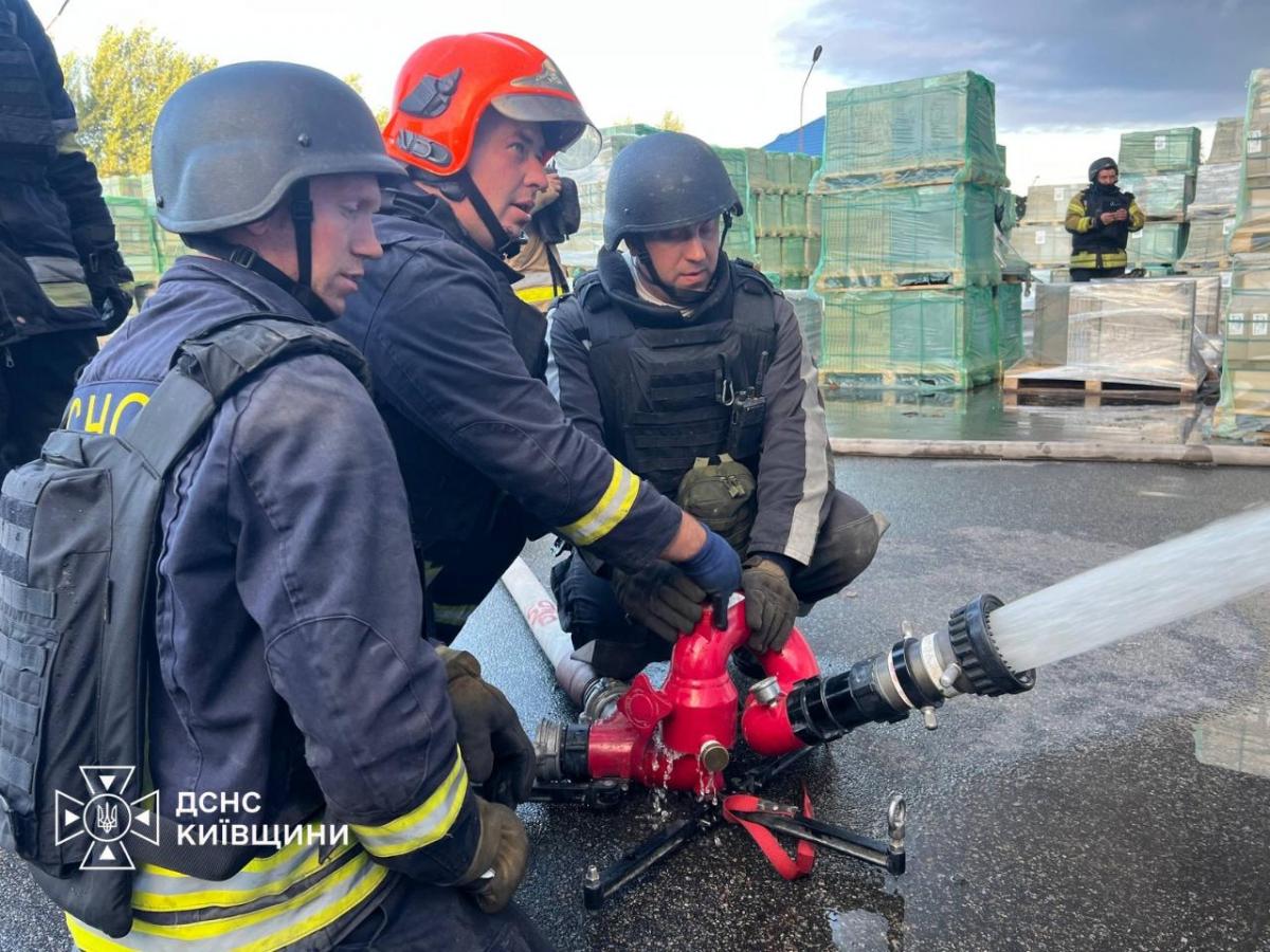 Ліквідація наслідків російського удару по Бучанському району