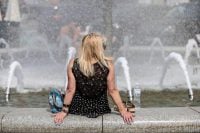 После адских +40°C начнутся дожди с грозами: когда жара отступит