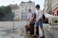 Україну накриє сильна спека до +37 градусів: де очікуються дощі та грози
