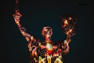 Автострада і її засновник Максим Шкіль профінансували артінсталяцію на монументі "Батьківщина-Мати" в столиці