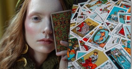 Гороскоп Таро на 10–16 августа: Весов ждут перемены, а Рыб — любовь
