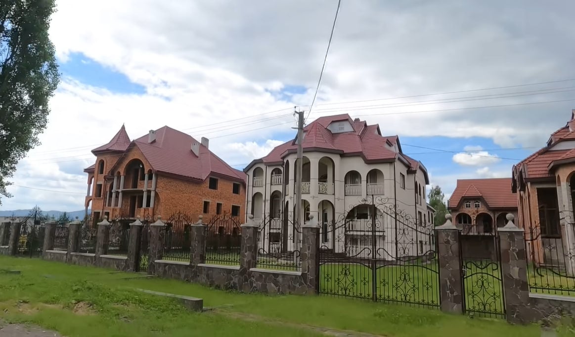 Найбагатші села України: де вони знаходяться та як виглядають