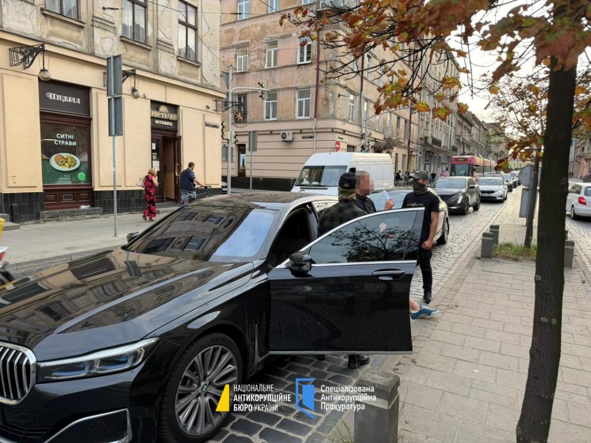 НАБУ викрило схему на чолі з посадовцем ОГП