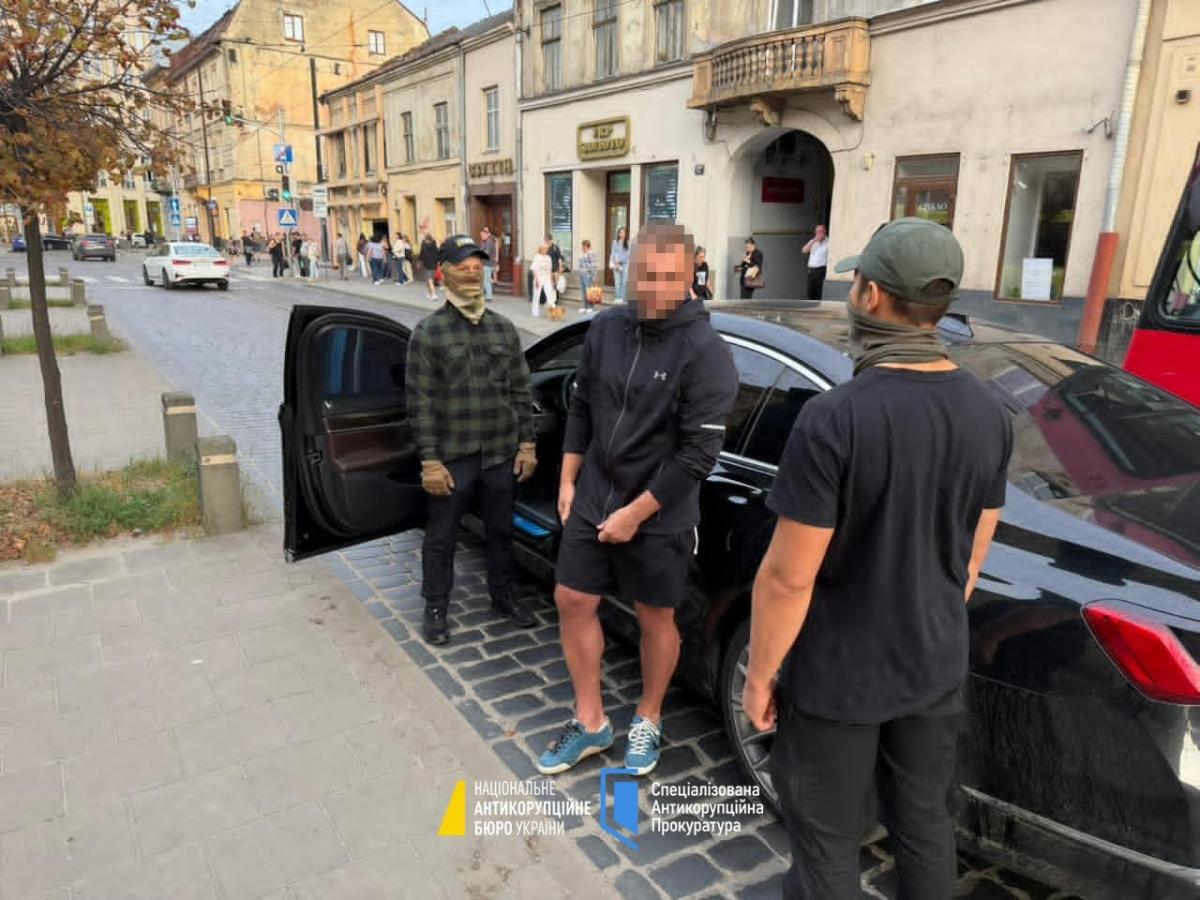 НАБУ викрило схему на чолі з посадовцем ОГП