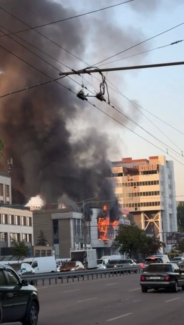 Наслідки удару по Дніпру 19 вересня Наслідки удару по Дніпру 19 вересня