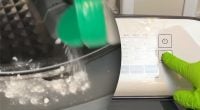 Жёлтые пятна на белой одежде исчезнут после одной стирки: что добавить в барабан