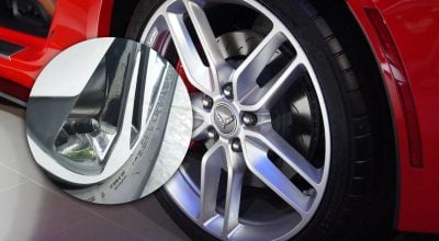 Не помилка виробника: чому деякі колеса мають два вентилі