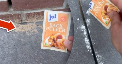 Для чого все більше людей сиплять соду довкола будинку - є важливий нюанс