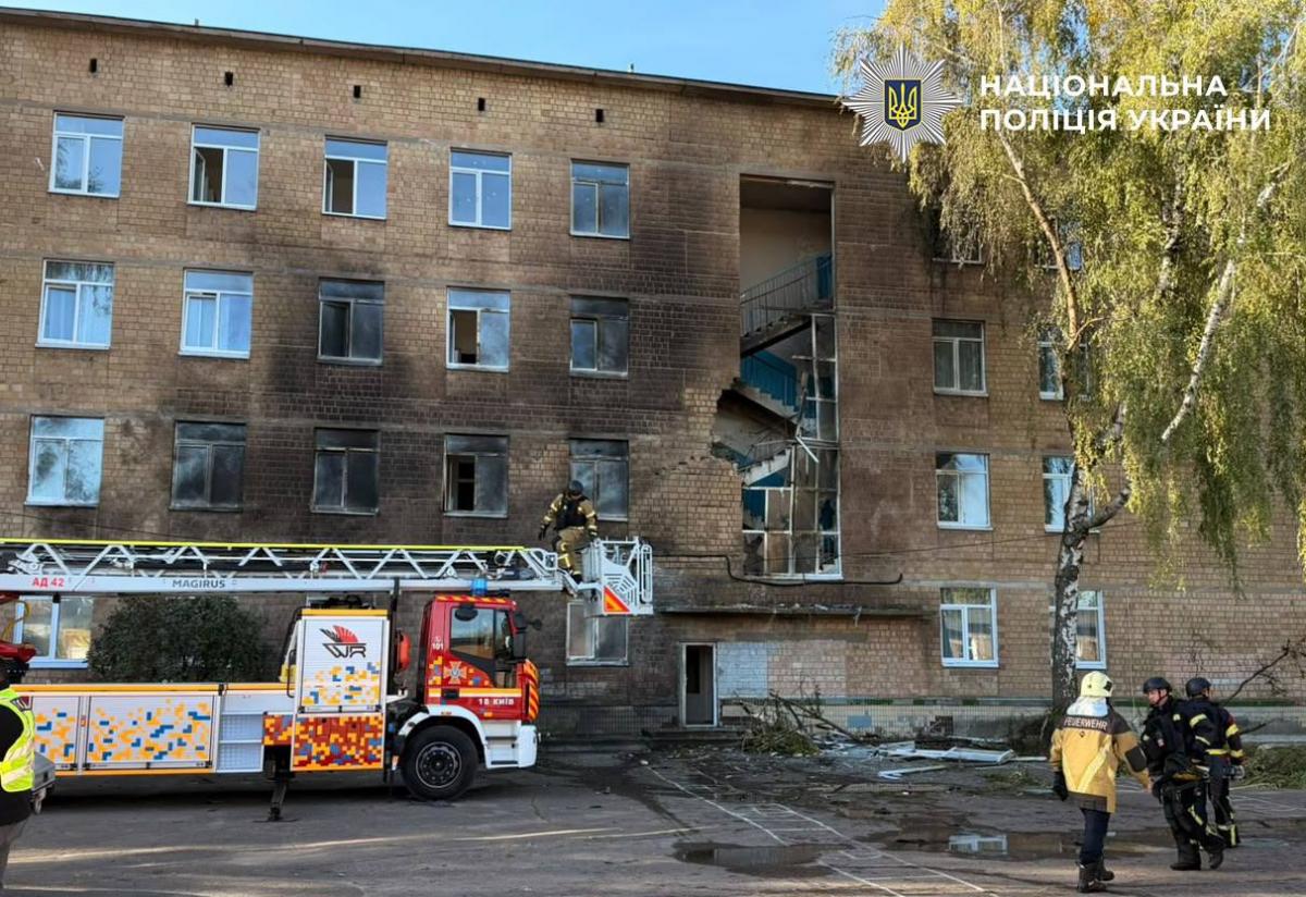 Наслідки влучання у школу в Києві 1 жовтня Наслідки влучання у школу в Києві 1 жовтня