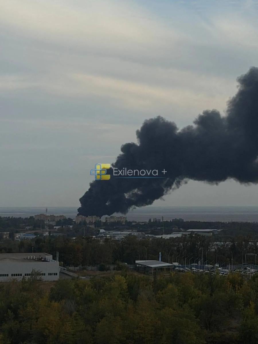 Під Ростовом горить завод "Аксайкардандеталь"