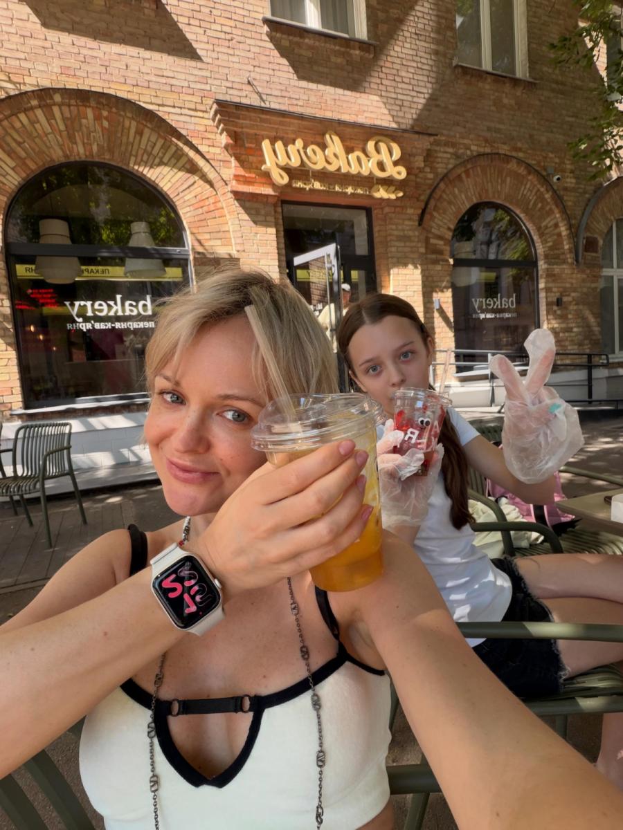 Анна Атанасова с дочкой