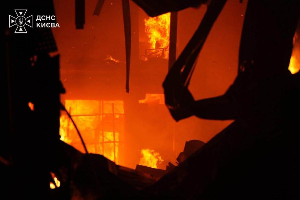 Наслідки удару по Києву в ніч на 27 жовтня Наслідки удару по Києву в ніч на 27 жовтня