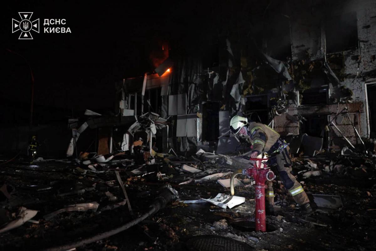 Наслідки удару по Києву в ніч на 27 жовтня Наслідки удару по Києву в ніч на 27 жовтня