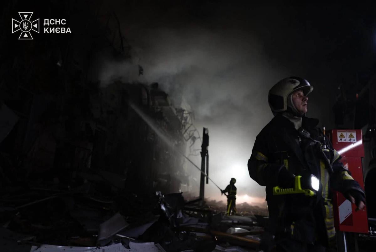 Наслідки удару по Києву в ніч на 27 жовтня Наслідки удару по Києву в ніч на 27 жовтня