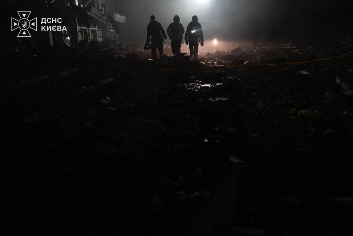 Наслідки удару по Києву в ніч на 27 жовтня Наслідки удару по Києву в ніч на 27 жовтня