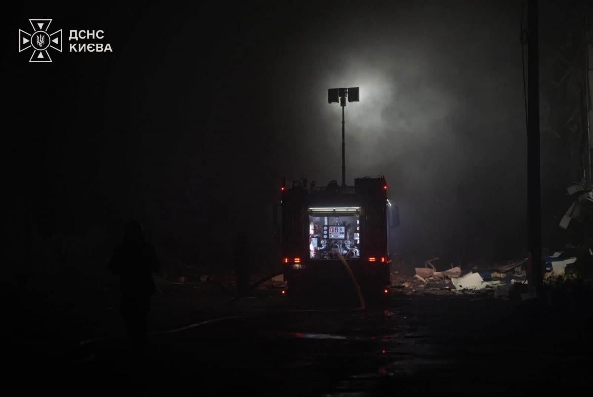 Наслідки удару по Києву в ніч на 27 жовтня Наслідки удару по Києву в ніч на 27 жовтня