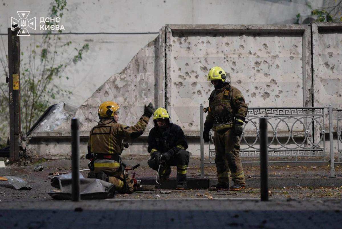 Наслідки удару по Києву в ніч на 27 жовтня Наслідки удару по Києву в ніч на 27 жовтня