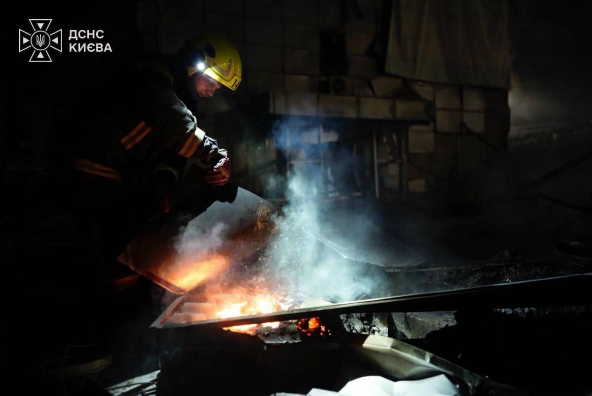 Наслідки удару по Києву в ніч на 27 жовтня Наслідки удару по Києву в ніч на 27 жовтня