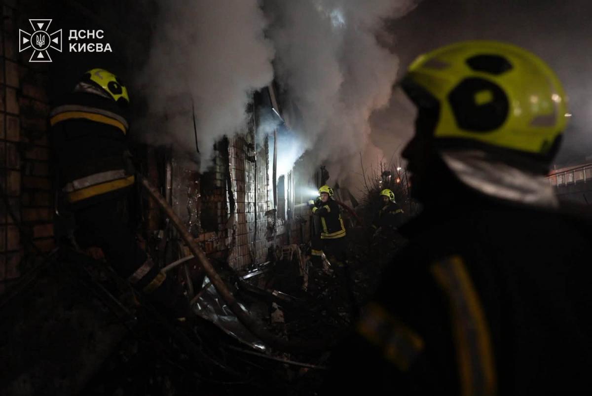 Наслідки удару по Києву в ніч на 27 жовтня Наслідки удару по Києву в ніч на 27 жовтня