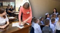 Школи Києва змінять формат навчання: яка умова переходу на дистанційку