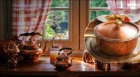Как отмыть до блеска медную посуду обычным кетчупом и солью: рабочий лайфхак