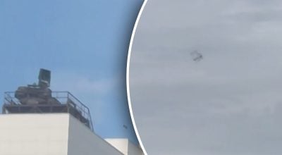 Москва під атакою дронів: гримлять вибухи, урядові літаки кружляють в небі